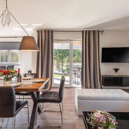 3 Bedroom Awesome In Labin